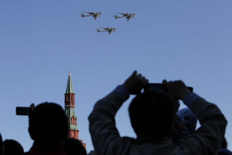 Illustration for article titled Victory Day: Unnerving Soviet-Style Militarism In The Age Of Putin